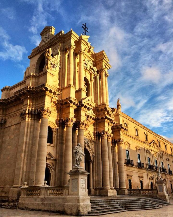 Amuni' Sicily Guest House Сиракуза Екстериор снимка