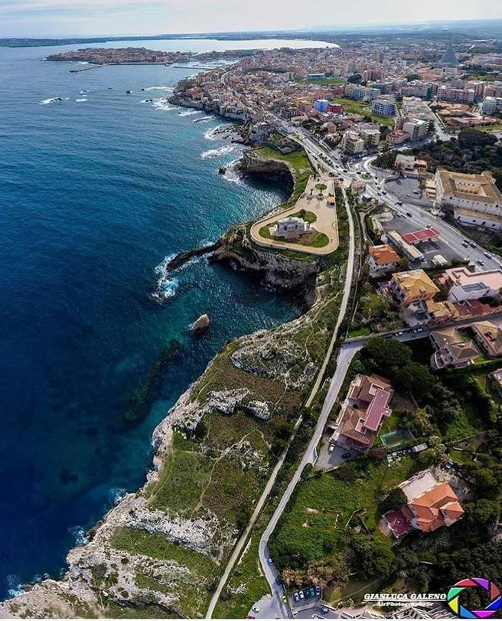 Amuni' Sicily Guest House Сиракуза Екстериор снимка