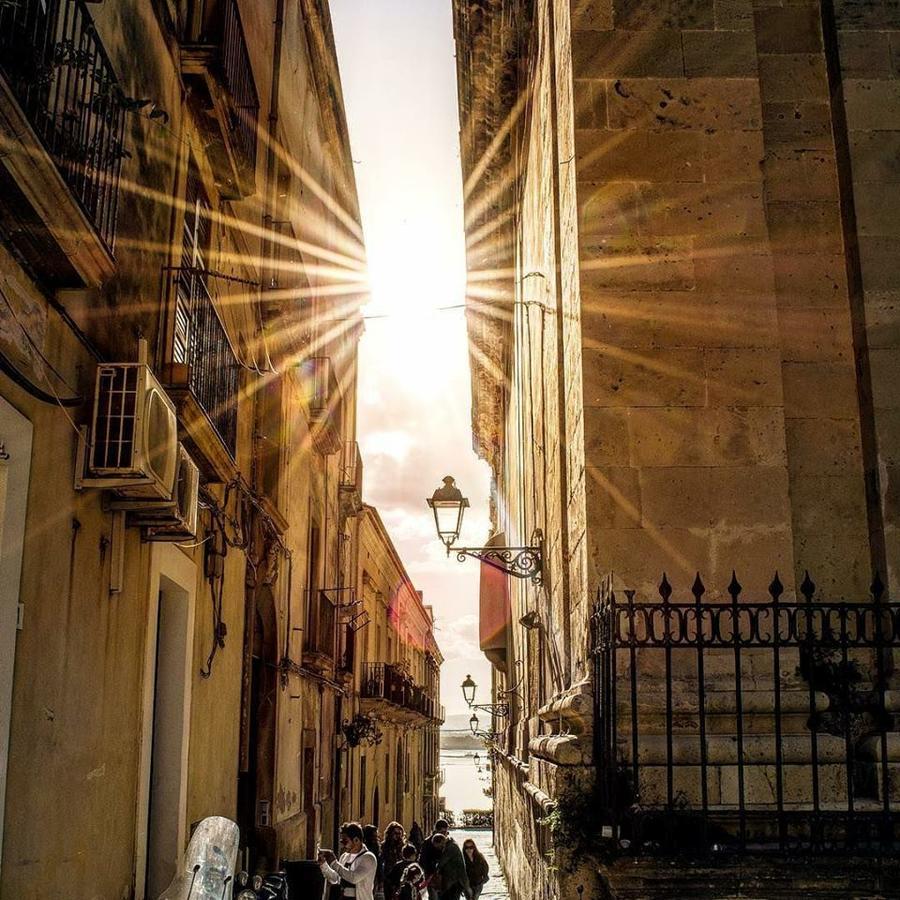Amuni' Sicily Guest House Сиракуза Екстериор снимка
