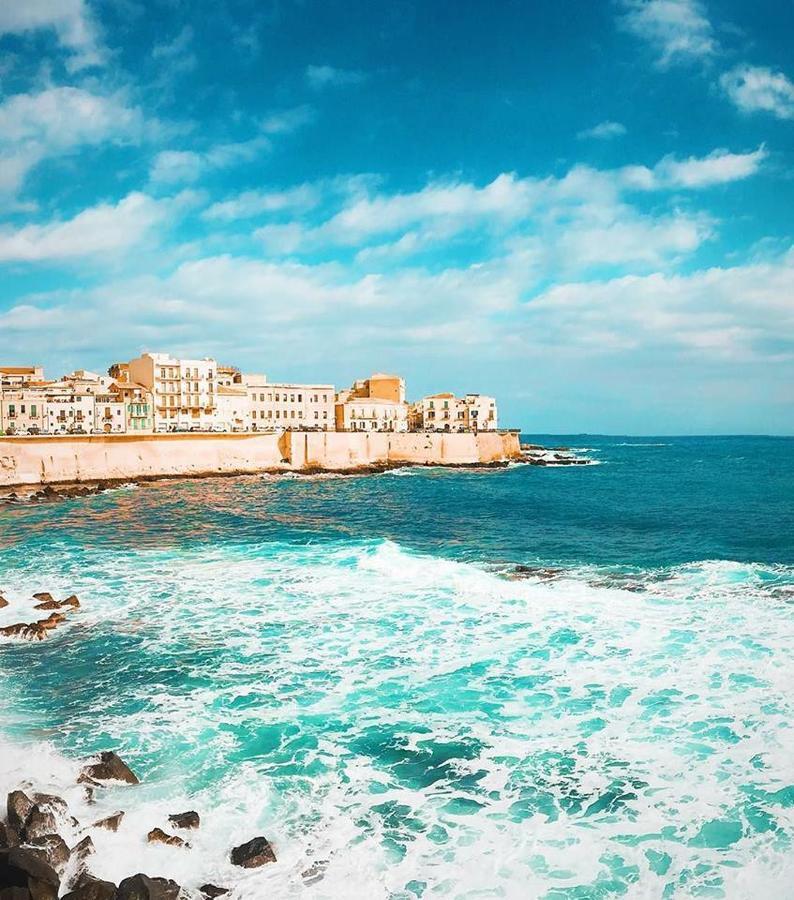 Amuni' Sicily Guest House Сиракуза Екстериор снимка