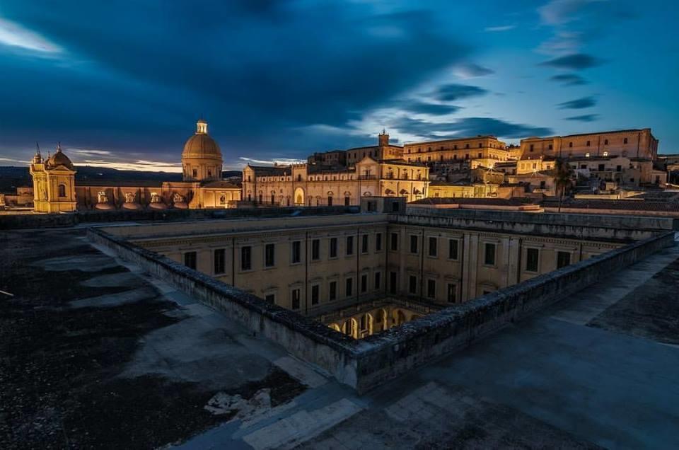 Amuni' Sicily Guest House Сиракуза Екстериор снимка