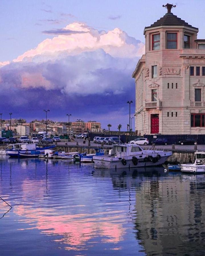Amuni' Sicily Guest House Сиракуза Екстериор снимка
